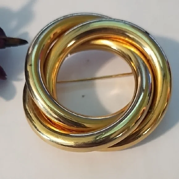 Elegant Gold and Silver Brooch Set - Picture 4 of 7